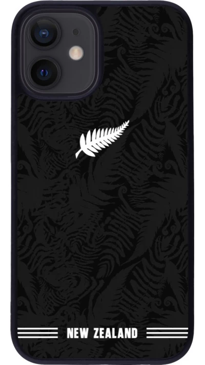 iPhone 12 mini Case Hülle - Silikon schwarz Neuseeland 2026 personalisierbares Fussballtrikot