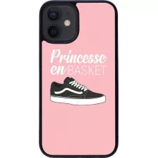 Coque iPhone 12 mini - Silicone rigide noir princesse en basket