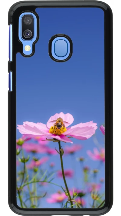 Samsung Galaxy A40 Case Hülle - Bee on a flower Spring 2026