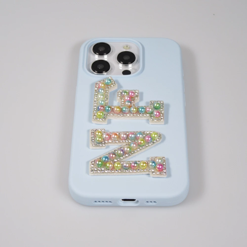Autocollant sticker pour téléphone/tablette/ordinateur brodé en 3D pearls multi color - Lettre E