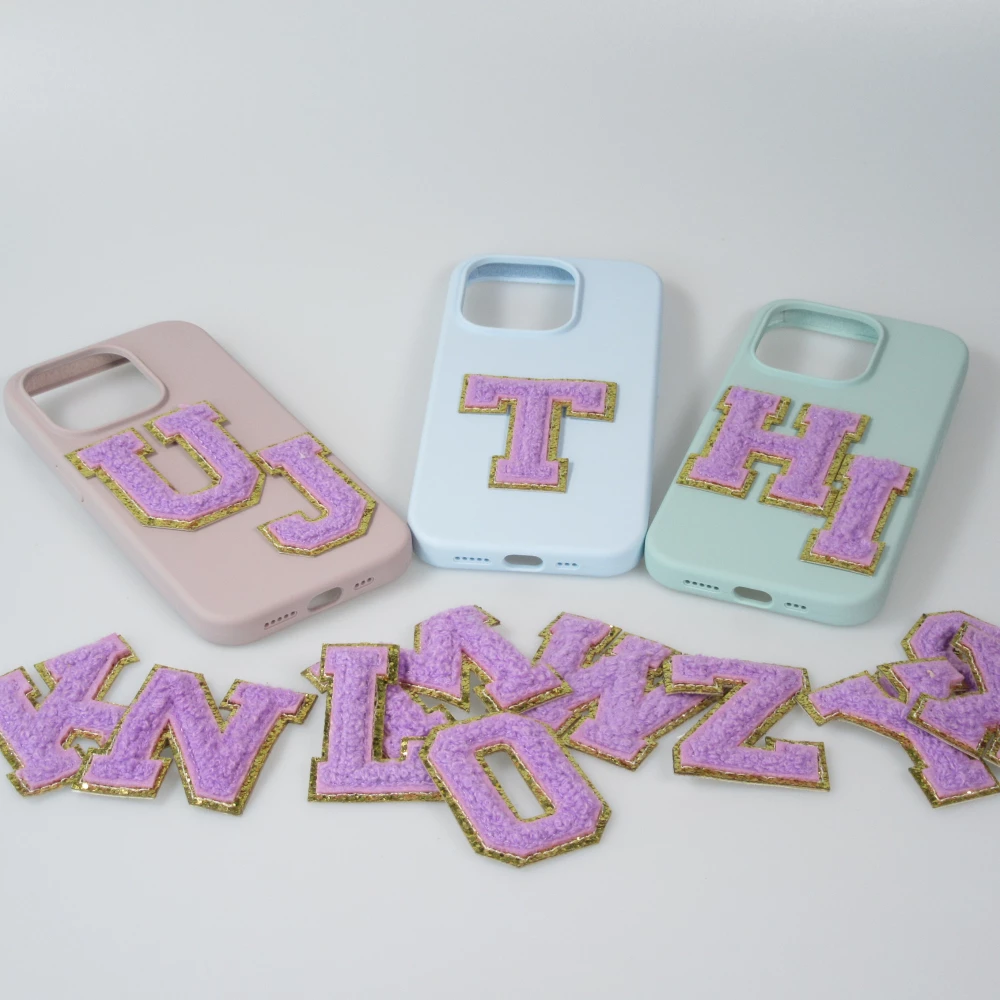 Autocollant sticker pour téléphone/tablette/ordinateur brodé en 3D violet - Lettre M