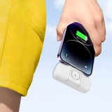 Batterie Externe Wozinsky WF16-YCS 5000mAh 15W USB-C Mini avec C&acirc;ble USB-C Int&eacute;gr&eacute; et Chargeur Apple Watch - Blanc