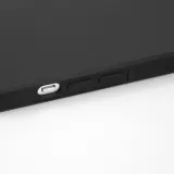Coque iPhone 13 - Carbomile alcantara et carbone avec surpiqûres rouges