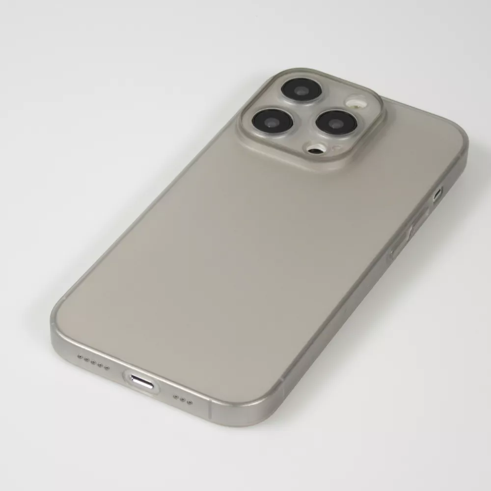 Coque iPhone 15 Pro - plastique ultra fin semi-transparent mat - Gris