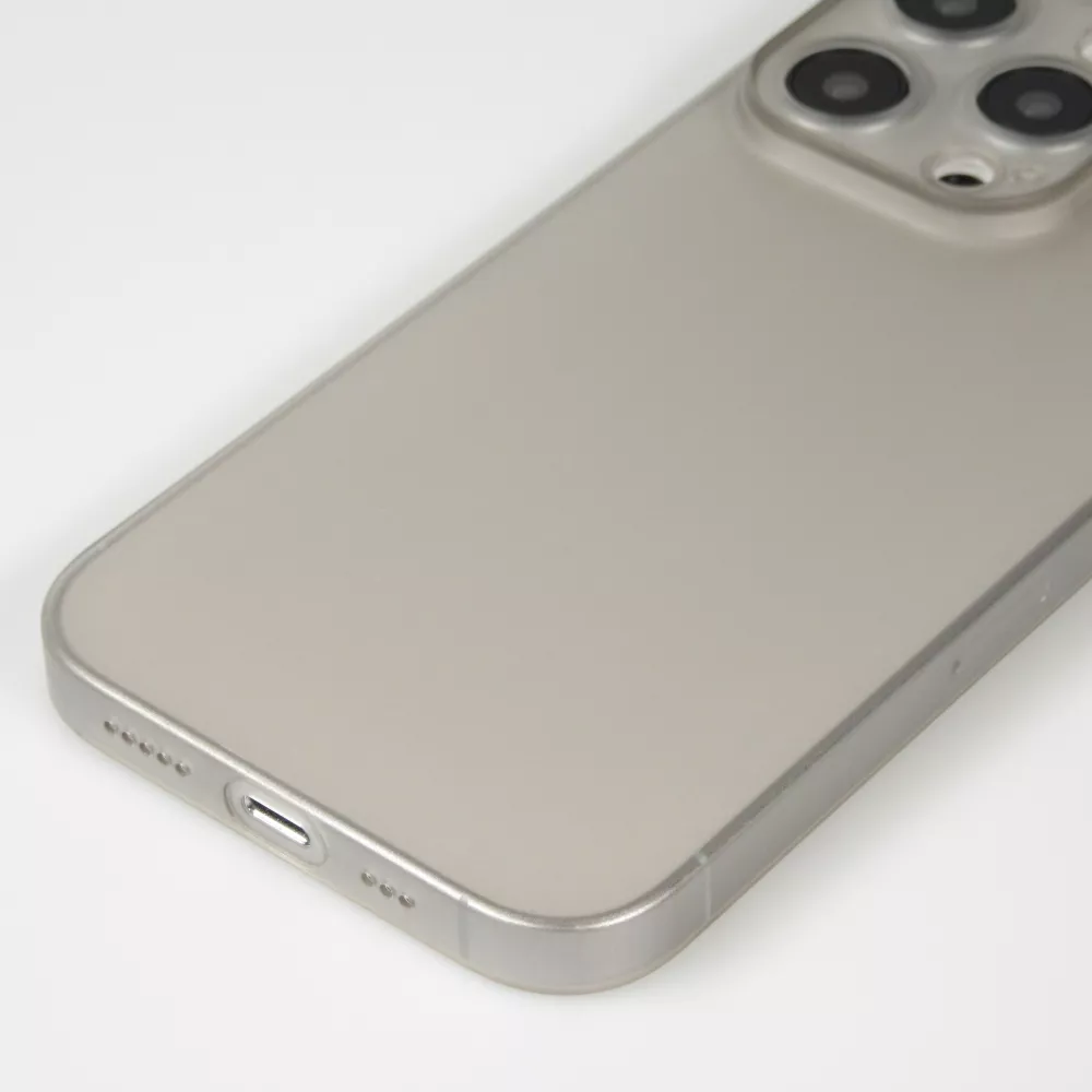 Coque iPhone 15 Pro - plastique ultra fin semi-transparent mat - Gris