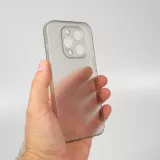 Coque iPhone 15 Pro - plastique ultra fin semi-transparent mat - Gris