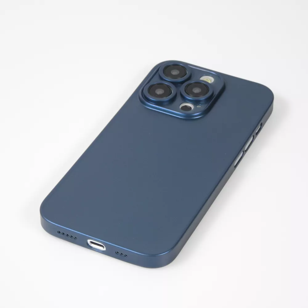 Coque iPhone 15 Pro Max - plastique ultra fin semi-transparent mat - Bleu
