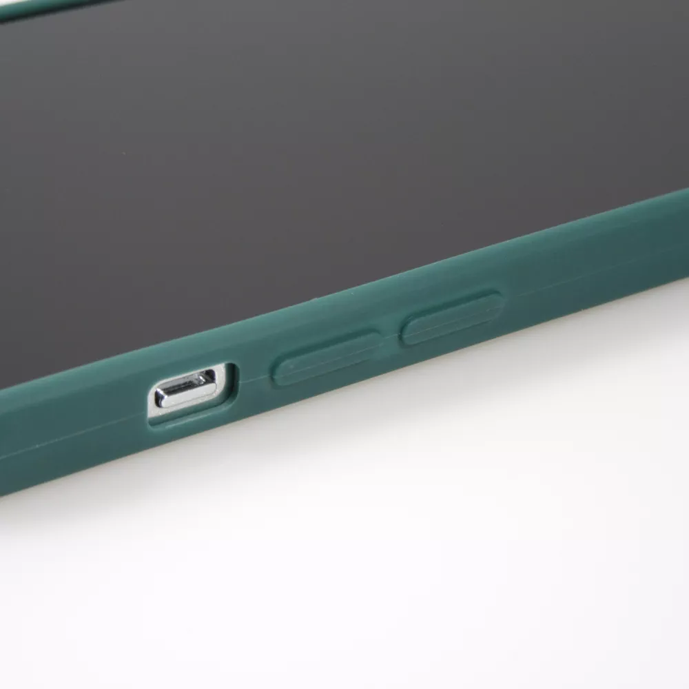 Coque iPhone 14 - Silicone Mat Coeur doré - Vert foncé