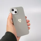 Coque iPhone 13 - Silicone mat dessin cœur doré - Gris