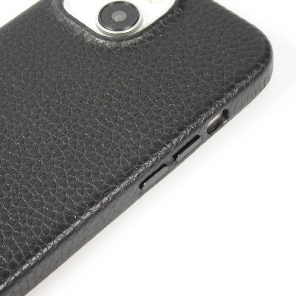 Coque iPhone 14 - Cuir de veau luxe grain&eacute; int&eacute;gral avec boutons m&eacute;talliques et MagSafe - Noir