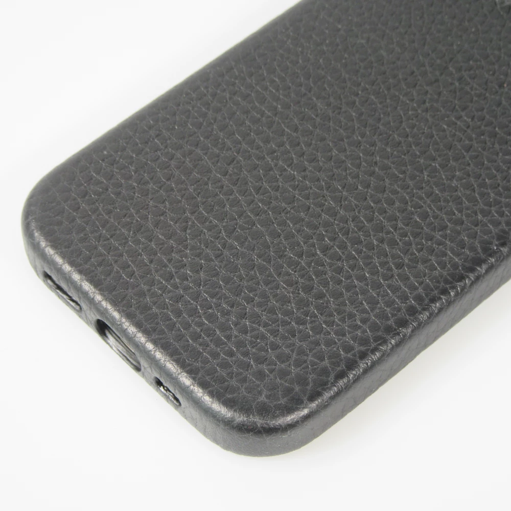Coque iPhone 14 - Cuir de veau luxe grain&eacute; int&eacute;gral avec boutons m&eacute;talliques et MagSafe - Noir