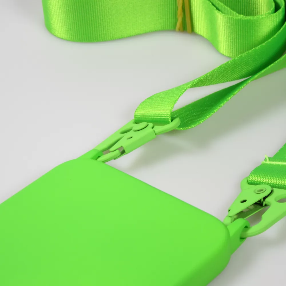 Coque iPhone 14 Pro - Silicone mat avec lanière et mousqueton en fer - Vert