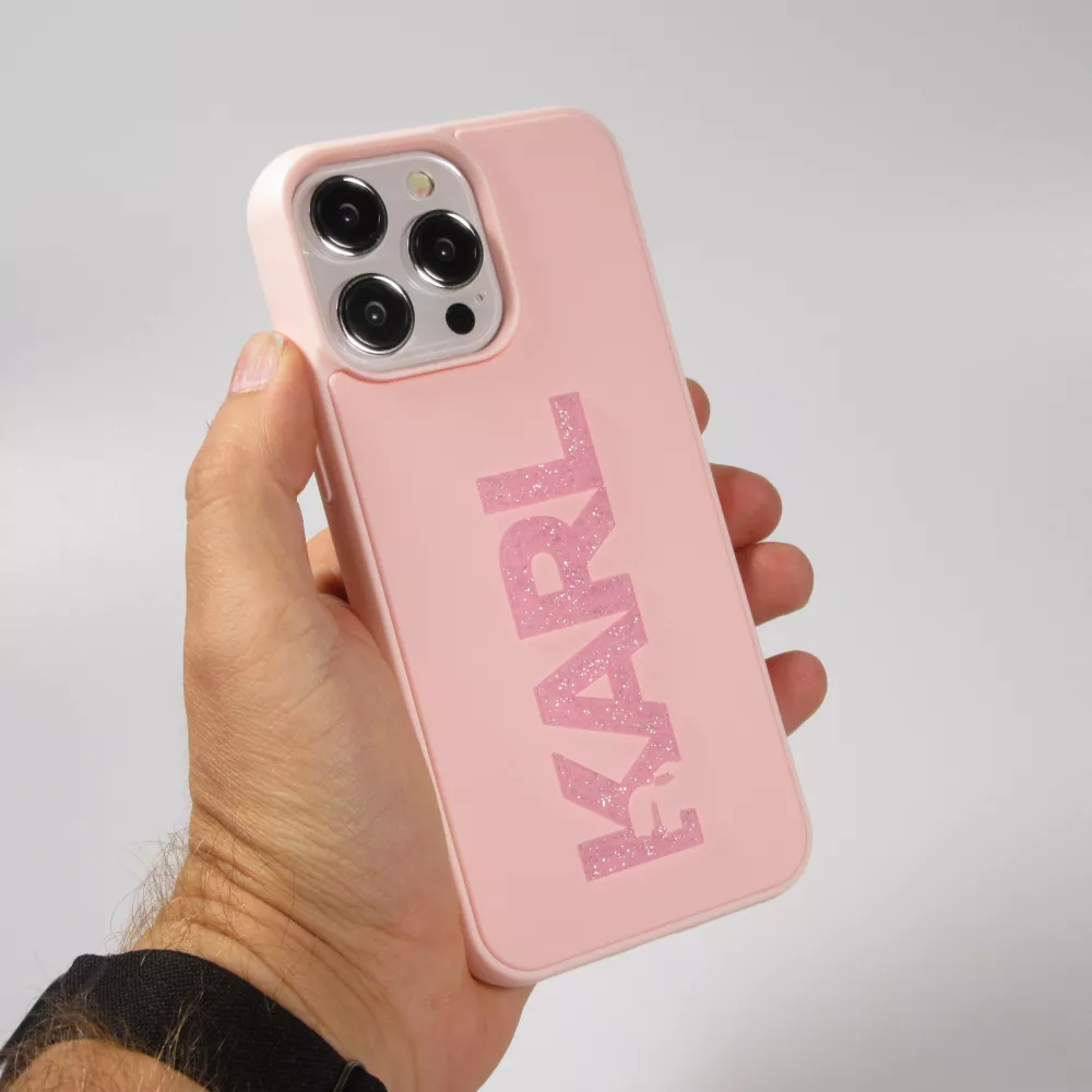 Coque iPhone 15 Pro Max - Karl Lagerfeld silicone mat avec logo 3D pailleté - Rose