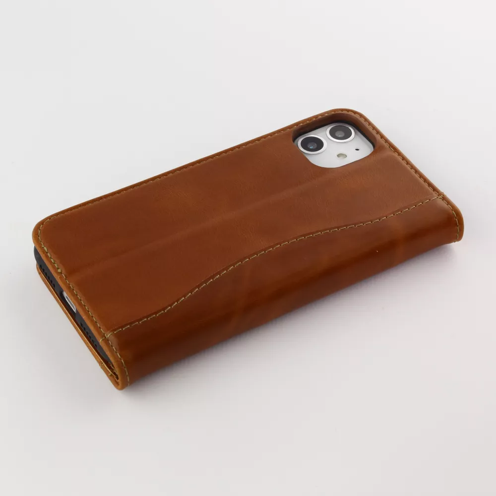 Fourre iPhone 15 Pro - Flip Fierre Shann cuir véritable - Brun