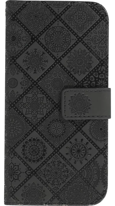 iPhone 13 Case Hülle - Premium Flip Wallet Kautschuk oriental Muster mit Magnetverschluss - Schwarz