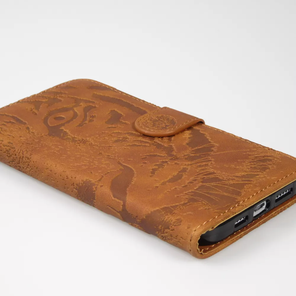 Fourre iPhone 15 Pro Max - Flip 3D en similicuir Oeil du tigre - Brun