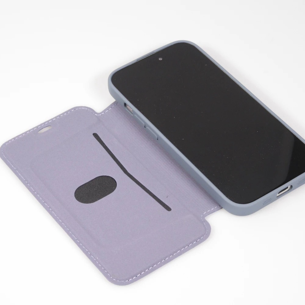Fourre iPhone 15 Pro Max - Flip silicone souple avec surface lisse et mate - Gris