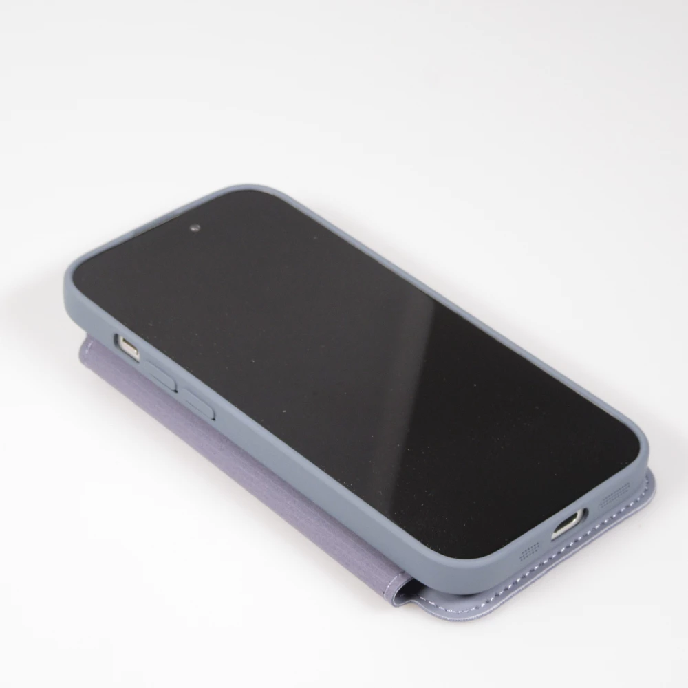 Fourre iPhone 15 Pro Max - Flip silicone souple avec surface lisse et mate - Gris