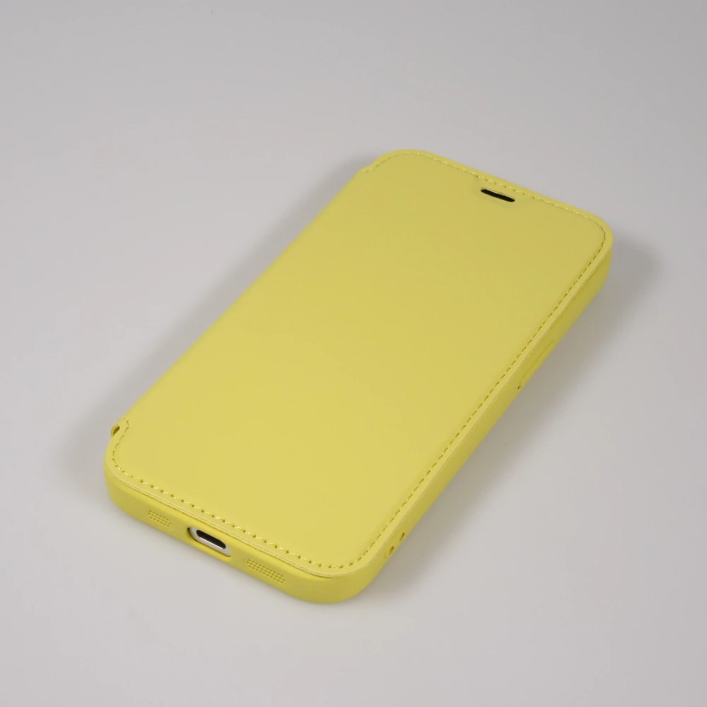 Fourre iPhone 15 Pro Max - Flip silicone souple avec surface lisse et mate - Jaune
