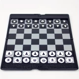 Jeu d'&eacute;checs format portefeuille pliable plat portable ultra compact facile &agrave; ranger avec pi&egrave;ces aimant&eacute;es