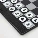 Jeu d'&eacute;checs format portefeuille pliable plat portable ultra compact facile &agrave; ranger avec pi&egrave;ces aimant&eacute;es