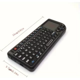 Mini kabelloses 2.4G Tastatur mit beleuchtetem Touchpad und kompakter Maus f&uuml;r PC und Smart TV - Schwarz