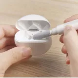 Outil de nettoyage 5 en 1 pour clavier et AirPods - Blanc - Rouge