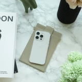 Pochette à bandoulière universelle pour smartphone en cuir végétal avec lanière en cuir (végétal) - Beige