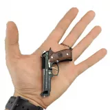 Ultra realistischer Premium Schlüsselanhänger Pistole Beretta mit Echtholzgriff (Farbe zufällig)
