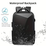 Sportlicher Reise Rucksack erweiterbares Packvolumen 20 - 35 Liter mit Zahlenschloss und USB-Adapter - Schwarz