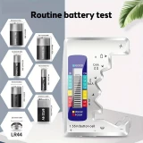 Intelligenter universal Batterien Tester mit integrierter LED Anzeige der Batterieladung - Silber