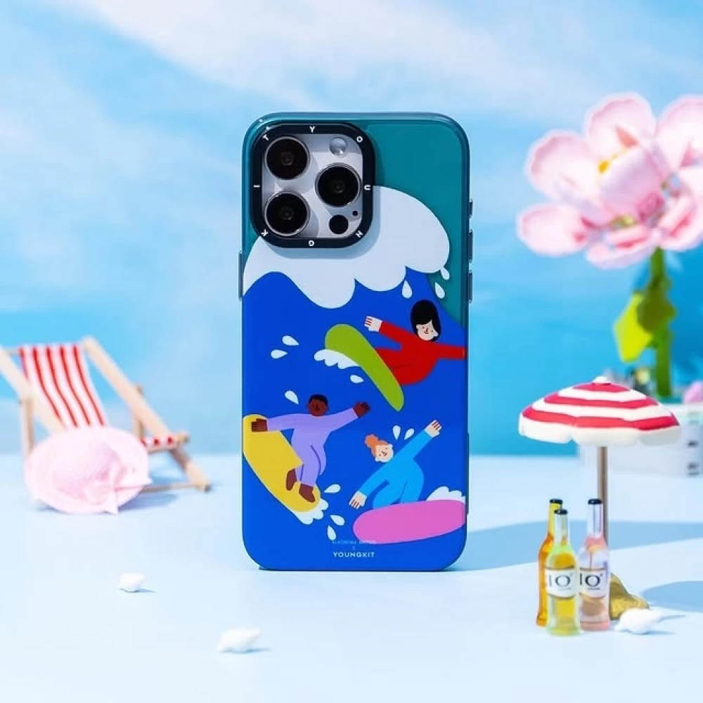 iPhone 15 Pro Max Case Hülle - Farbenfrohe und lustige Surfer am Strand Youngkit Design Eleonora Arosio - Multicolor