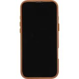 Coque iPhone 16 Pro - Effet cuir avec boutons int&eacute;gr&eacute;s et design autour de la cam&eacute;ra - Brun