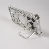 Coque iPhone 16 Pro Max - Motifs organiques Argent&eacute;es et support cam&eacute;ra int&eacute;gr&eacute; - Argent