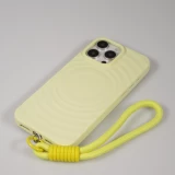 Coque iPhone 16 Pro - Silicone Soft Touch MagSafe avec vagues et lani&egrave;re - Jaune