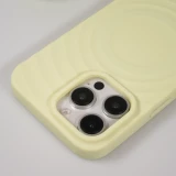 Coque iPhone 16 Pro - Silicone Soft Touch MagSafe avec vagues et lani&egrave;re - Jaune
