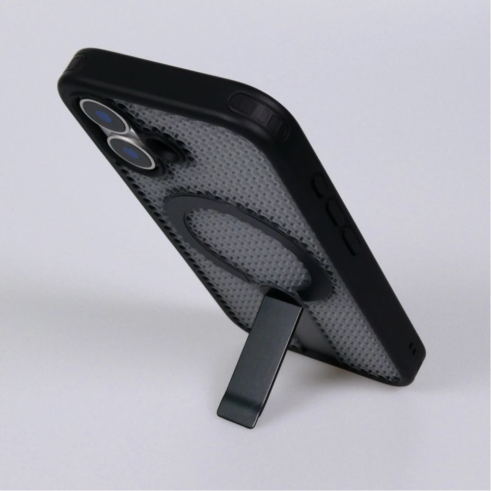Coque iPhone 17 - Design perfor&eacute; semi-transparent MagSafe avec support int&eacute;gr&eacute; et bords renforc&eacute;s en silicone - Noir