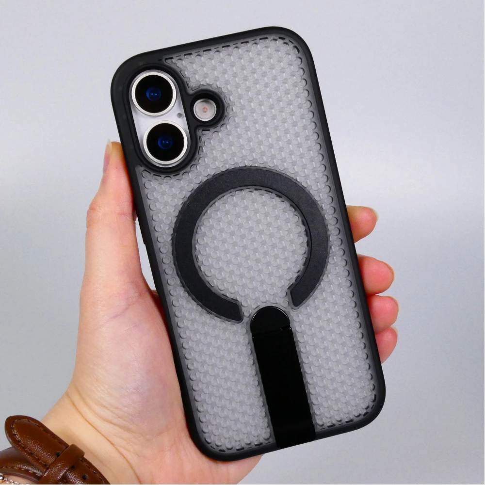 Coque iPhone 17 - Design perfor&eacute; semi-transparent MagSafe avec support int&eacute;gr&eacute; et bords renforc&eacute;s en silicone - Noir