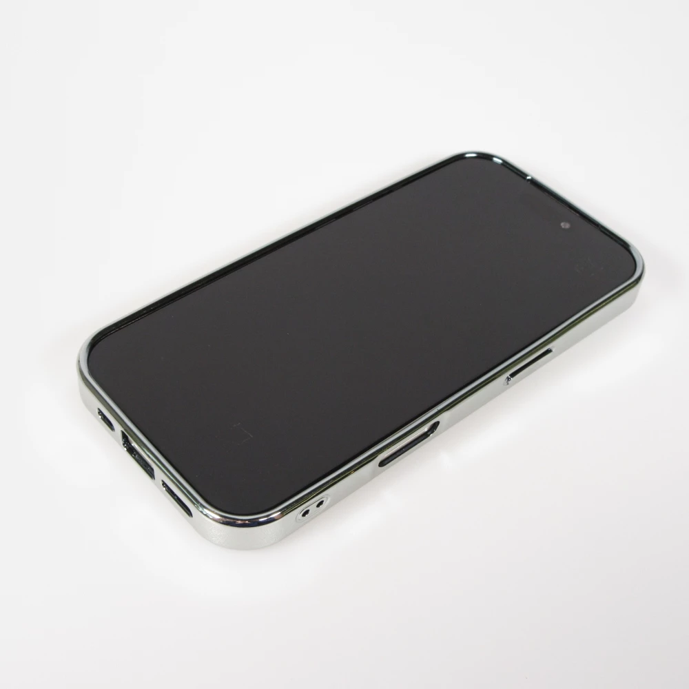 Coque iPhone 17 - Effet cuir serpent holographique brillance tendance et rembourrage protecteur en plastique styl&eacute; - Noir