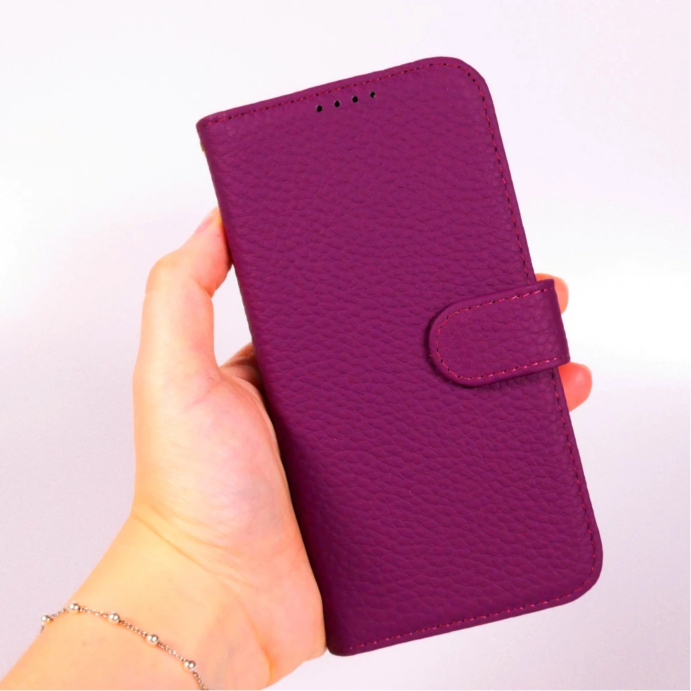 iPhone 17 Case Hülle - Leather Prestige aus echtem Leder mit Kartenfächern Magnetverschluss und integrierter Standfunktion - Violett