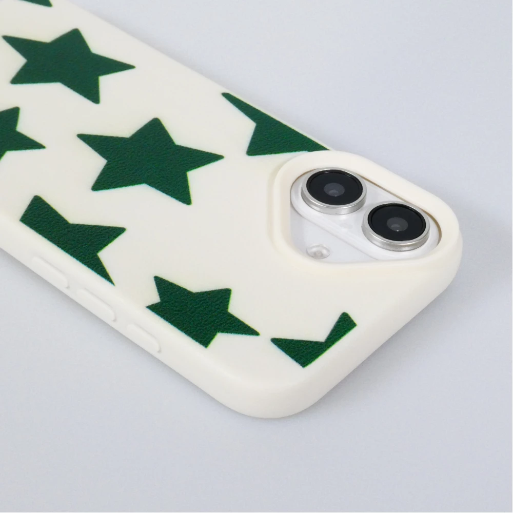 Coque iPhone 16 - Lucky stars en silicone effet cuir texturé avec étoiles vertes en relief - Vanille