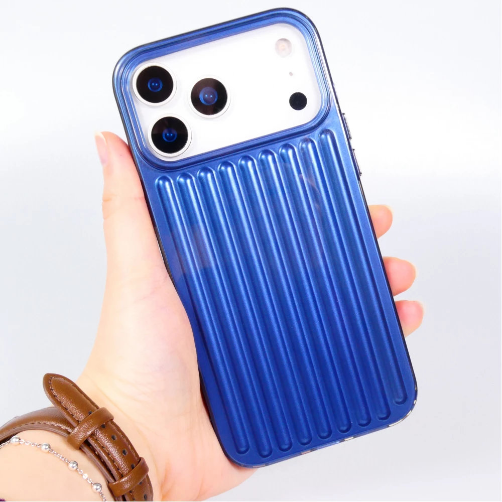iPhone 17 Pro Case H&uuml;lle - Weiches Material mit 3D-Rillen Stylisch & lichtreflektierend - Blau