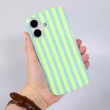 Coque iPhone 17 - Style rayures en silicone souple avec protection int&eacute;grale - Vert