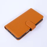 Coque iPhone 18 Pro / 17 Pro - Leather Prestige en cuir véritable avec porte-cartes fermeture magnétique et support intégré - Brun