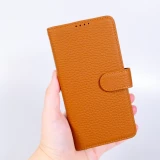 Coque iPhone 18 Pro / 17 Pro - Leather Prestige en cuir véritable avec porte-cartes fermeture magnétique et support intégré - Brun