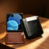 Coque Samsung Galaxy Z Flip8 - Flip Qialino classique cuir v&eacute;ritable avec fermeture magn&eacute;tique - Brun