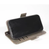 Etui cuir iPhone 17 Pro - Flip Wallet en cuir véritable avec stripe design et compartiment à cartes - Gris
