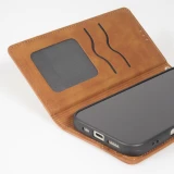 Etui cuir iPhone 17 Pro - Flip Wallet vintage avec fermeture aimantée et compartiment cartes - Brun