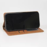 Etui cuir iPhone 17 Pro - Flip Wallet vintage avec fermeture aimantée et compartiment cartes - Brun