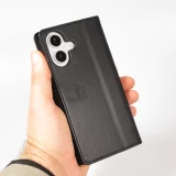 iPhone 16 Case H&uuml;lle - Elegante Flip-Matratze mit Magnetverschluss Trageschlaufe und Kartenf&auml;chern - Schwarz